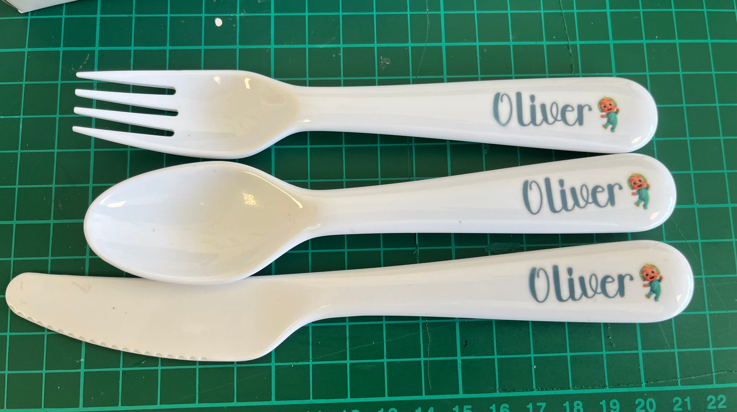 White cutlery set